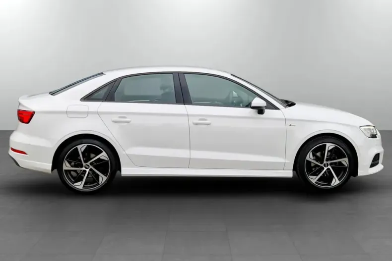 Audi A3 din 2019 cu 42.443 km - oferta AUD145033 - foto 6