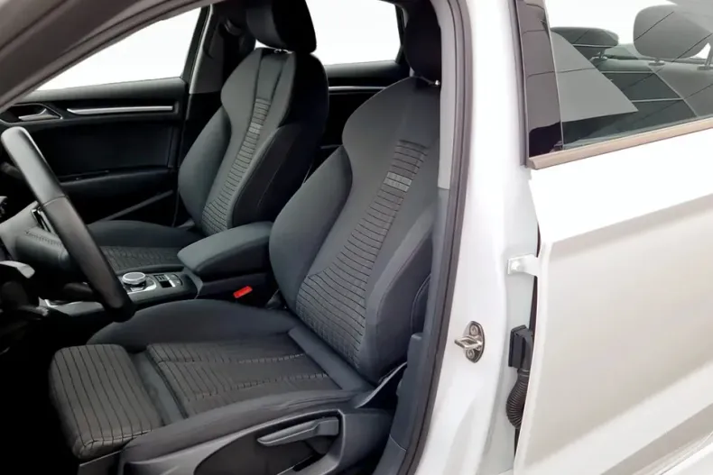 Audi A3 din 2019 cu 42.443 km - oferta AUD145033 - foto 12