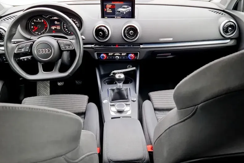 Audi A3 din 2019 cu 42.443 km - oferta AUD145033 - foto 13