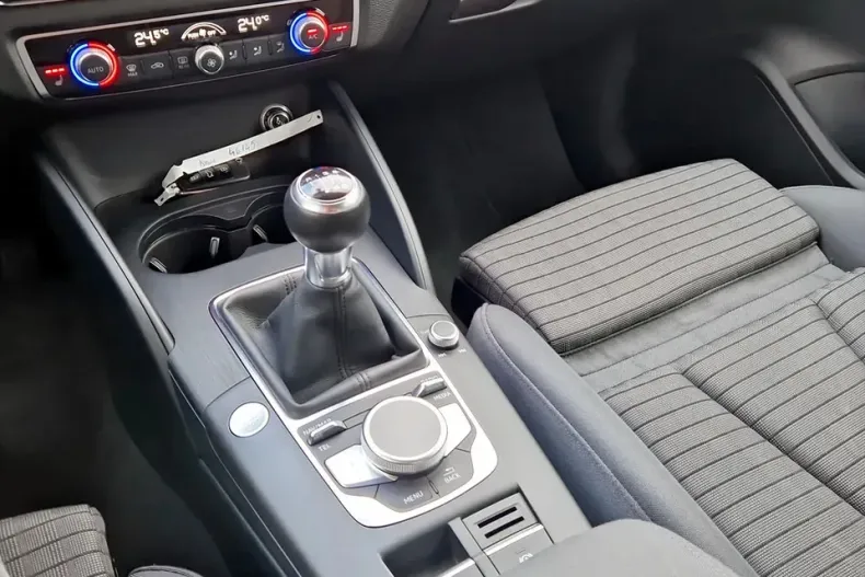 Audi A3 din 2019 cu 42.443 km - oferta AUD145033 - foto 18