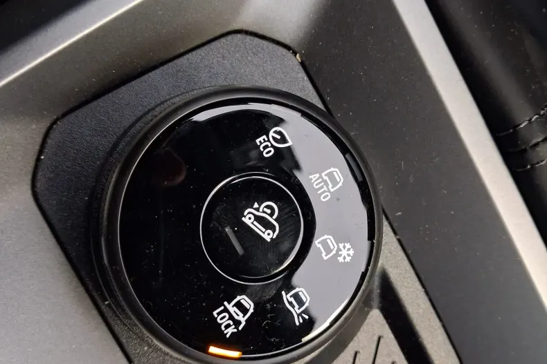 Dacia Duster din 2024 cu 4.678 km - oferta DAC145057 - foto 6