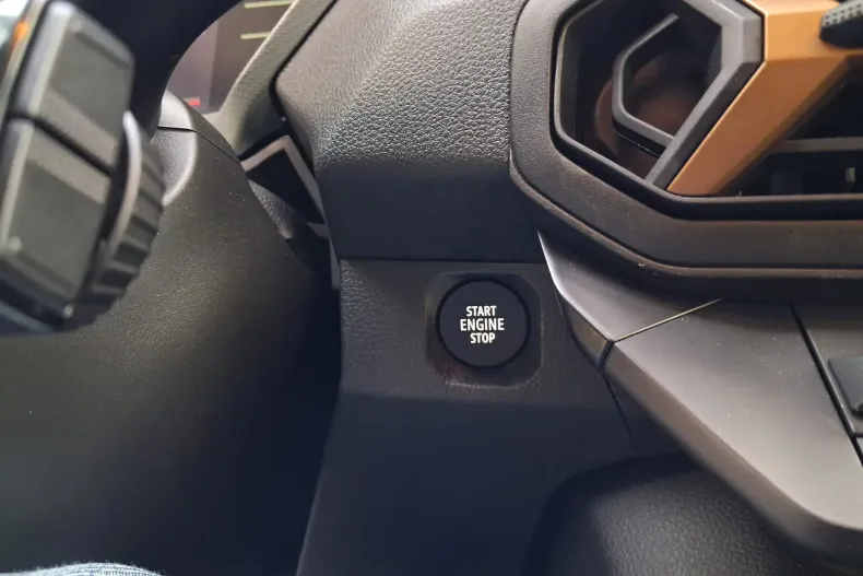 Dacia Duster din 2024 cu 4.678 km - oferta DAC145057 - foto 8