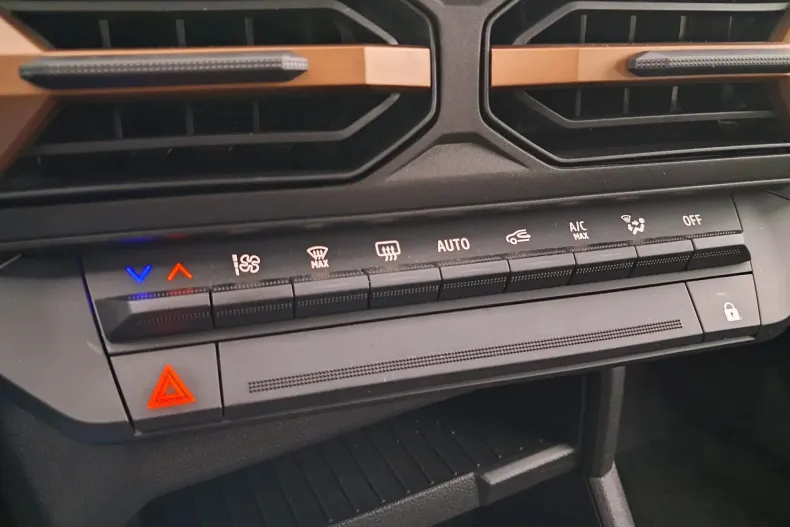 Dacia Duster din 2024 cu 4.678 km - oferta DAC145057 - foto 20