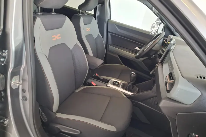 Dacia Duster din 2024 cu 4.678 km - oferta DAC145057 - foto 30