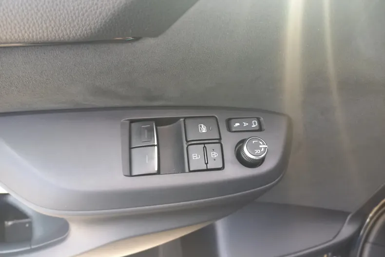 Toyota Yaris din 2020 cu 93.964 km - oferta TOY145061 - foto 14