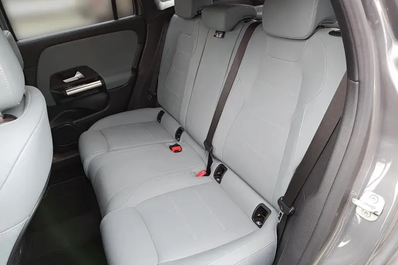 Mercedes-Benz GLA din 2025 cu 13.002 km - oferta MER145074 - foto 11