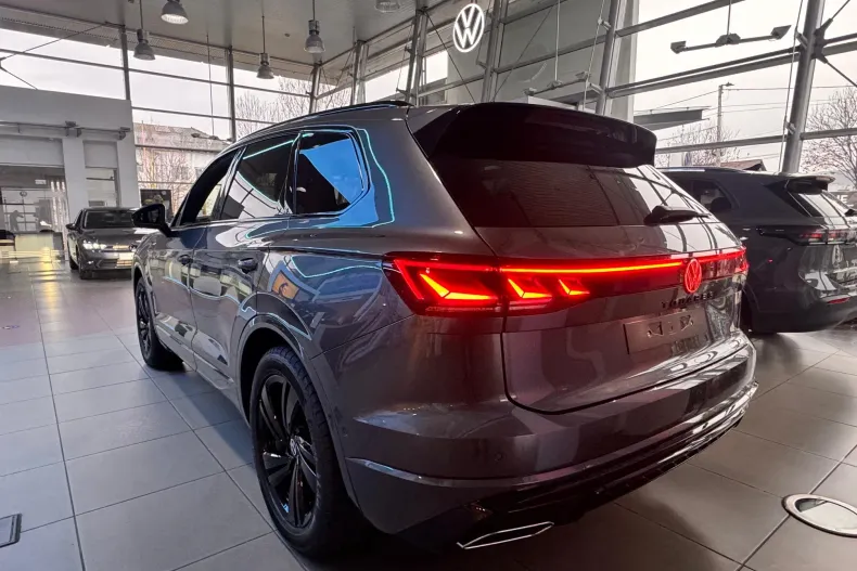 Volkswagen Touareg din 2025 cu 6 km - oferta VOL145093 - foto 3