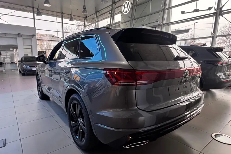 Volkswagen Touareg din 2025 cu 6 km - oferta VOL145093 - foto 4