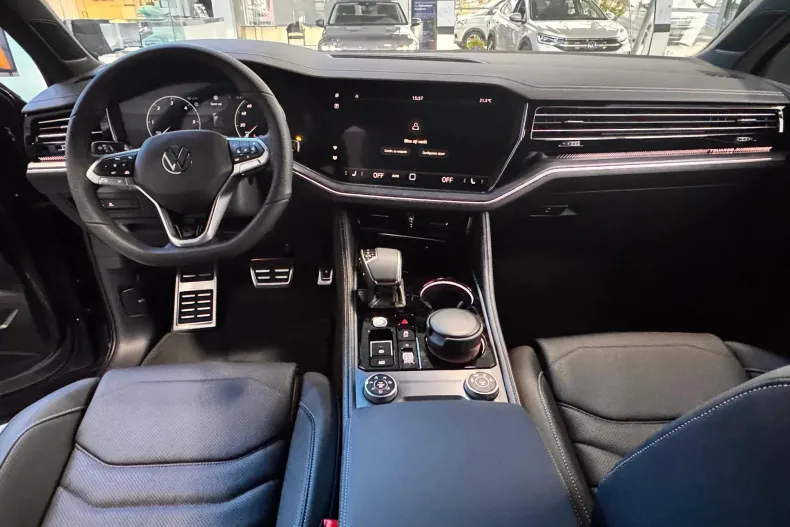 Volkswagen Touareg din 2025 cu 6 km - oferta VOL145093 - foto 9