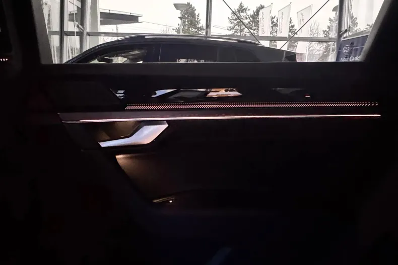 Volkswagen Touareg din 2025 cu 6 km - oferta VOL145093 - foto 10