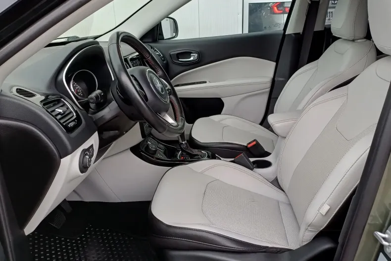 Jeep Compass din 2019 cu 104.379 km - oferta JEE145112 - foto 11