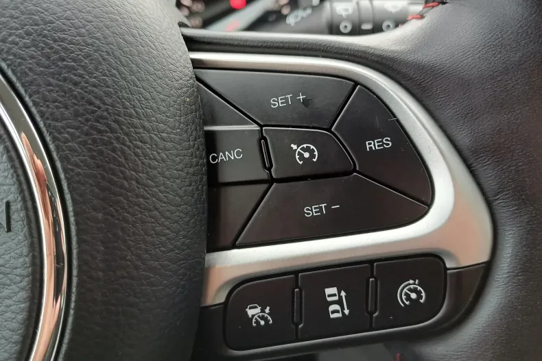 Jeep Compass din 2019 cu 104.379 km - oferta JEE145112 - foto 30