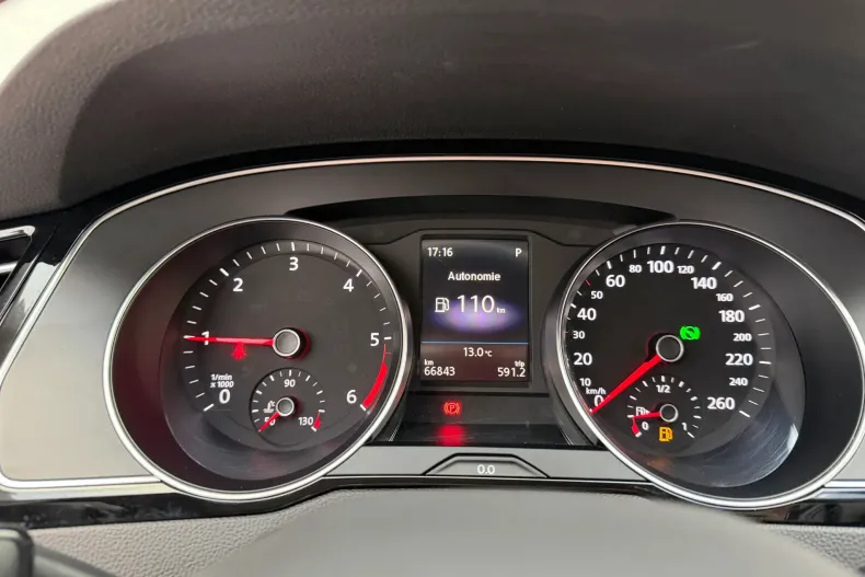 Volkswagen Passat din 2021 cu 66.843 km - oferta VOL145122 - foto 14