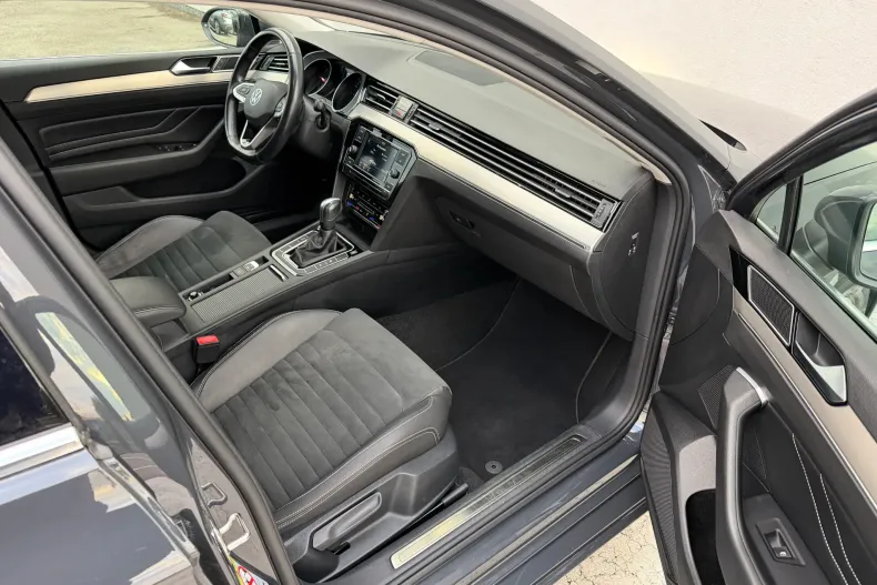 Volkswagen Passat din 2021 cu 66.843 km - oferta VOL145122 - foto 25