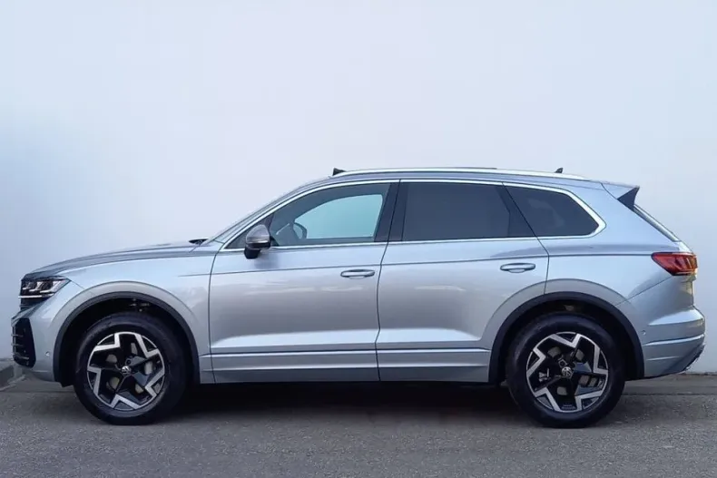 Volkswagen Touareg din 2025 cu 1.000 km - oferta VOL145191 - foto 2
