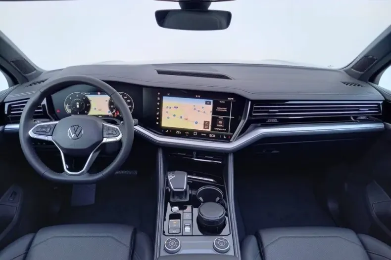 Volkswagen Touareg din 2025 cu 1.000 km - oferta VOL145191 - foto 4