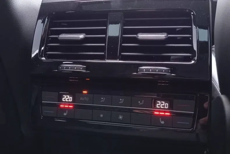 Volkswagen Touareg din 2025 cu 1.000 km - oferta VOL145191 - foto 29