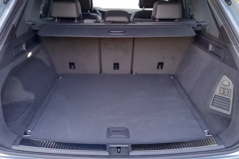 Volkswagen Touareg din 2025 cu 1.000 km - oferta VOL145191 - foto 35