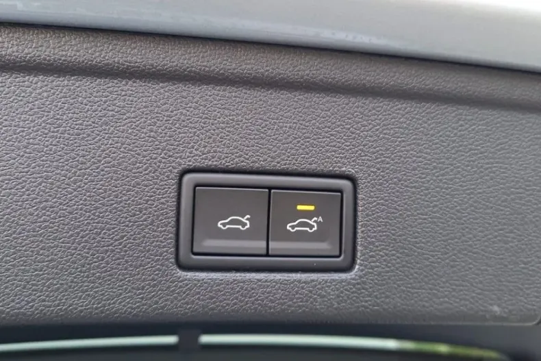 Volkswagen Touareg din 2025 cu 1.000 km - oferta VOL145191 - foto 36