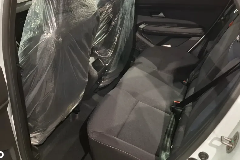 Dacia Duster din 2025 cu 4 km - oferta DAC145201 - foto 19