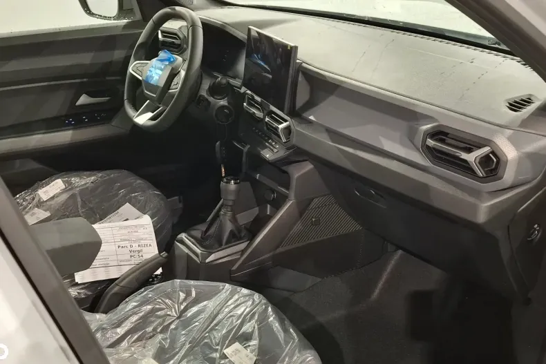 Dacia Duster din 2025 cu 4 km - oferta DAC145201 - foto 21