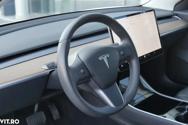 Tesla Model 3 din 2019 cu 66.957 km - oferta TES145247 - foto 4