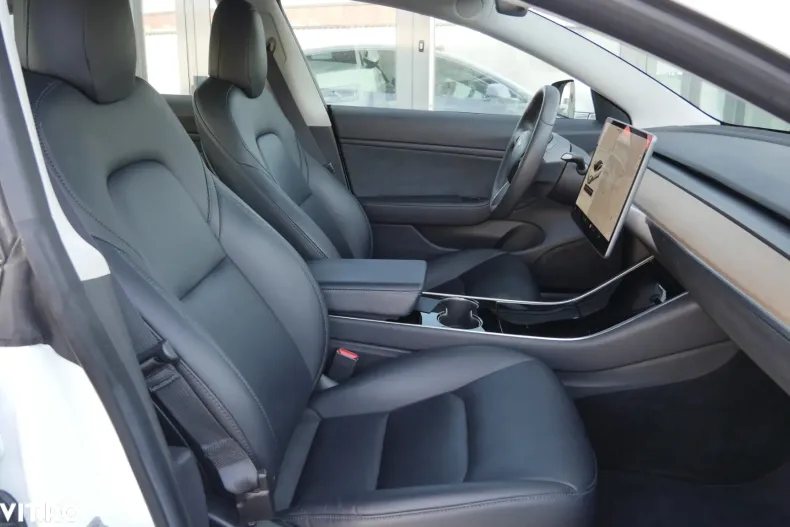 Tesla Model 3 din 2019 cu 66.957 km - oferta TES145247 - foto 5