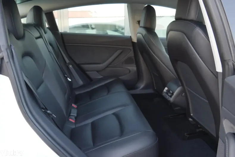 Tesla Model 3 din 2019 cu 66.957 km - oferta TES145247 - foto 8