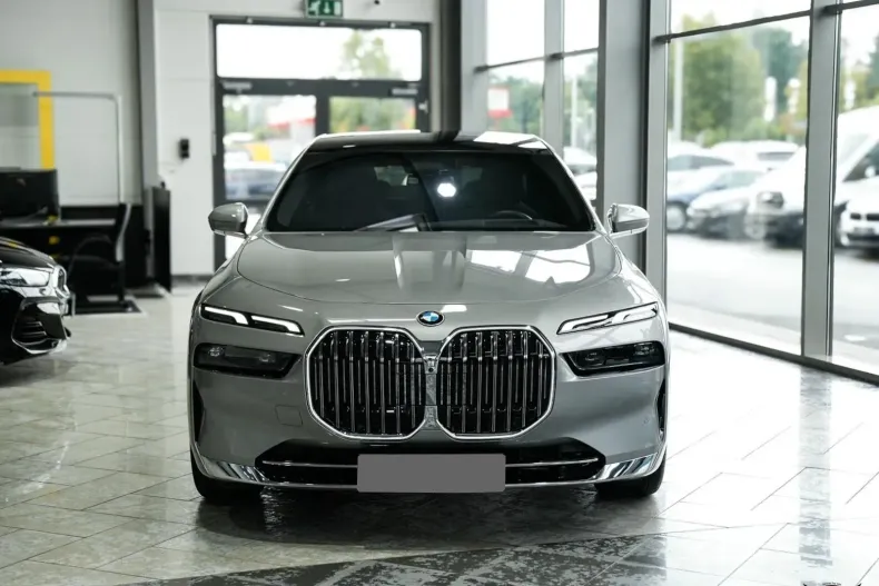 BMW Seria 7 din 2024 cu 17.800 km - oferta BMW145275 - foto 2