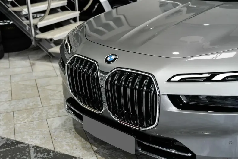 BMW Seria 7 din 2024 cu 17.800 km - oferta BMW145275 - foto 13