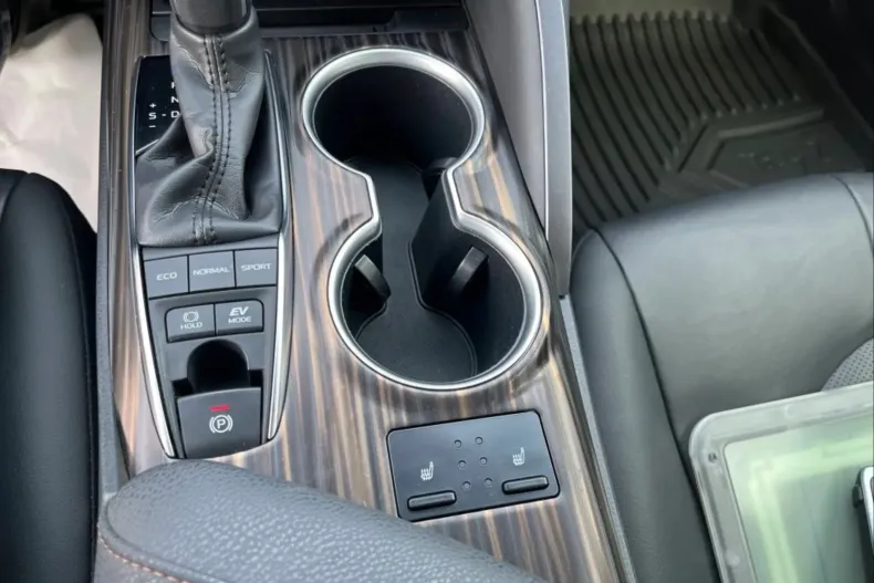 Toyota Camry din 2020 cu 119.200 km - oferta TOY145312 - foto 13