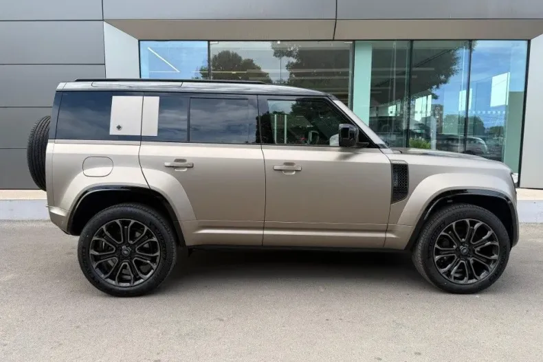 Land Rover Defender din 2025 cu 1.500 km - oferta LAN145334 - foto 2