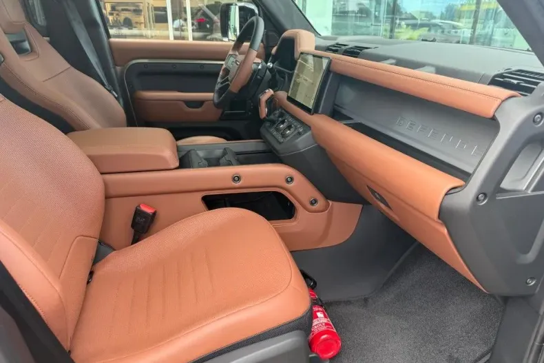 Land Rover Defender din 2025 cu 1.500 km - oferta LAN145334 - foto 7