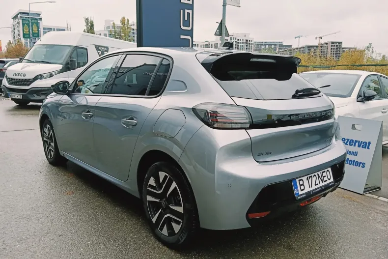 Peugeot 208 din 2025 cu 5.000 km - oferta PEU145346 - foto 4