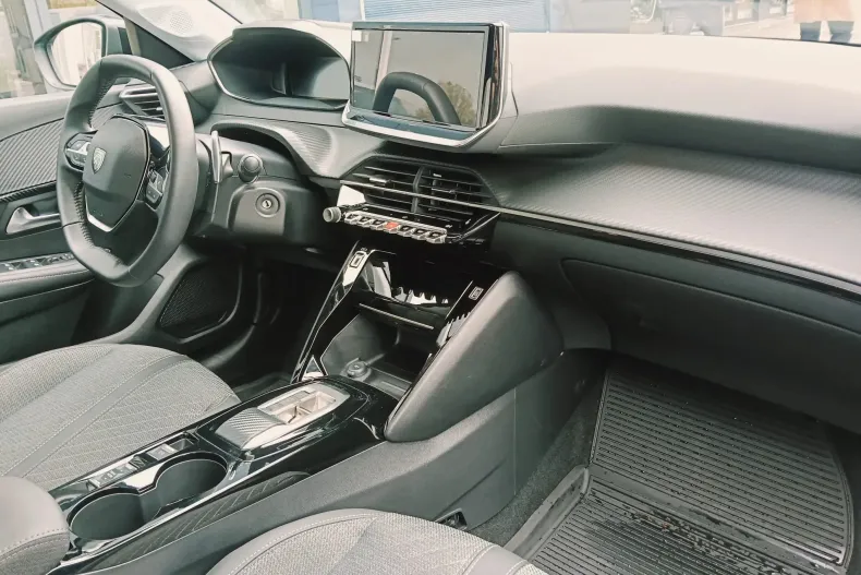 Peugeot 208 din 2025 cu 5.000 km - oferta PEU145346 - foto 5