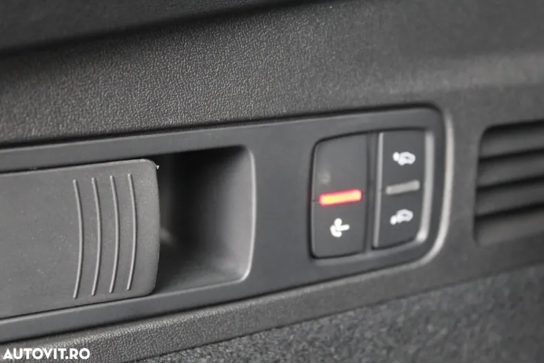 Audi Q5 din 2025 cu 12.500 km - oferta AUD145359 - foto 6