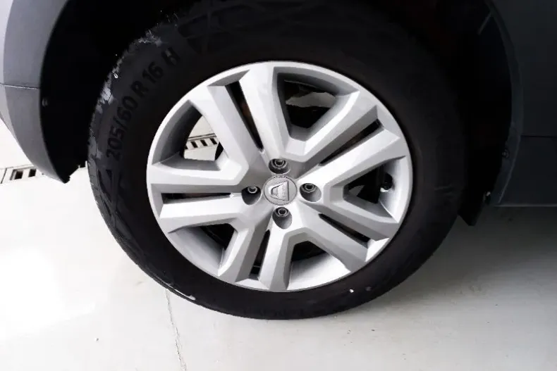 Dacia Sandero Stepway din 2022 cu 32.549 km - oferta DAC145363 - foto 8