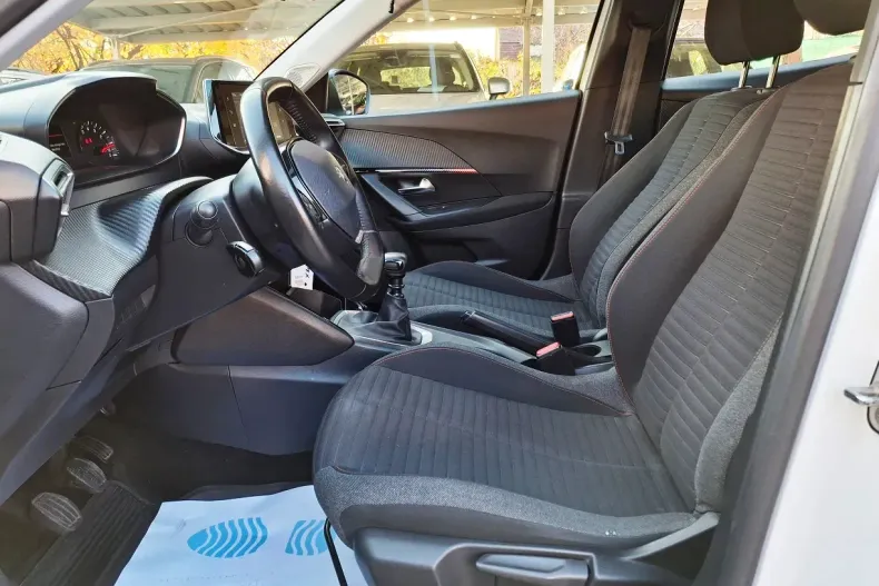 Peugeot 2008 din 2020 cu 96.670 km - oferta PEU145378 - foto 8