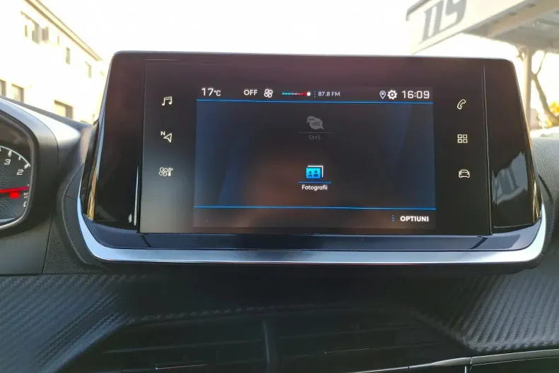 Peugeot 2008 din 2020 cu 96.670 km - oferta PEU145378 - foto 19