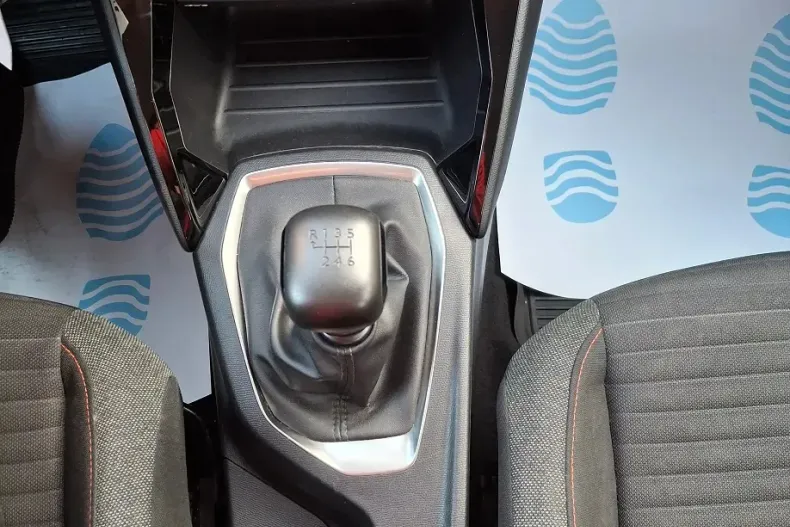 Peugeot 2008 din 2020 cu 96.670 km - oferta PEU145378 - foto 25