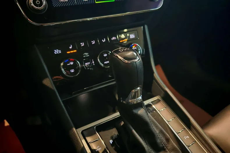 Skoda Superb din 2020 cu 128.623 km - oferta SKO145390 - foto 37