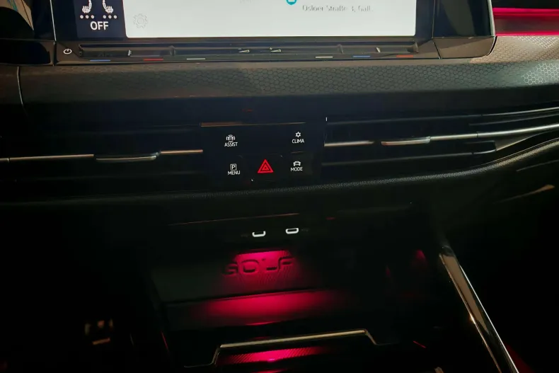 Volkswagen Golf din 2023 cu 48.193 km - oferta VOL145392 - foto 27