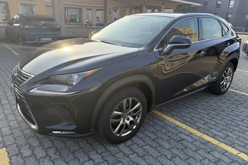 Lexus Seria NX din 2020 cu 60.000 km - oferta LEX145394 - foto 3
