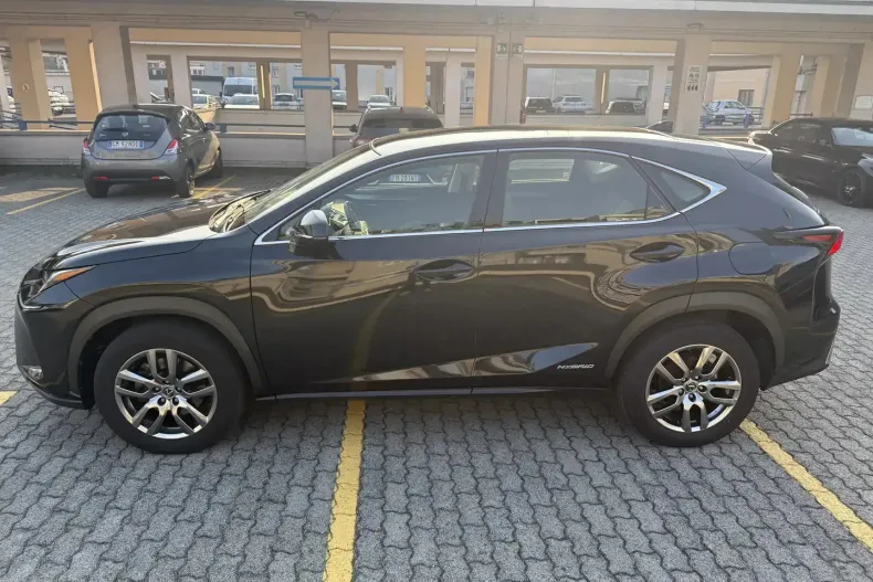 Lexus Seria NX din 2020 cu 60.000 km - oferta LEX145394 - foto 4