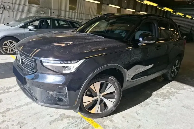 Volvo XC40 din 2022 cu 93.881 km - oferta VOL145396 - foto 1