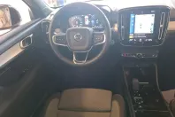 Volvo XC40 din 2022 cu 93.881 km - oferta VOL145396 - foto 2