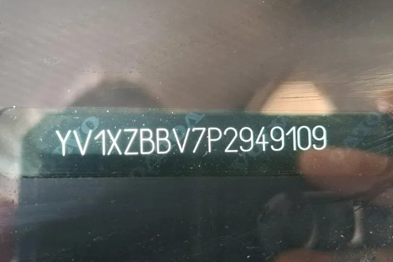 Volvo XC40 din 2022 cu 93.881 km - oferta VOL145396 - foto 12