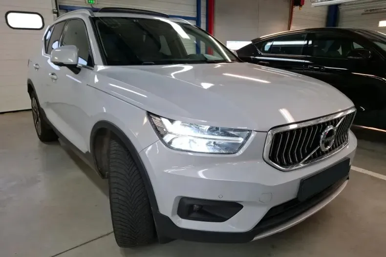 Volvo XC40 din 2021 cu 99.228 km - oferta VOL145397 - foto 3