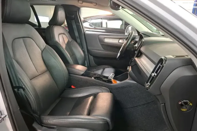 Volvo XC40 din 2021 cu 99.228 km - oferta VOL145397 - foto 6