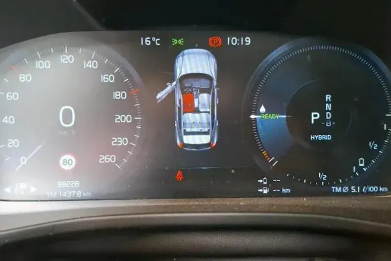 Volvo XC40 din 2021 cu 99.228 km - oferta VOL145397 - foto 12